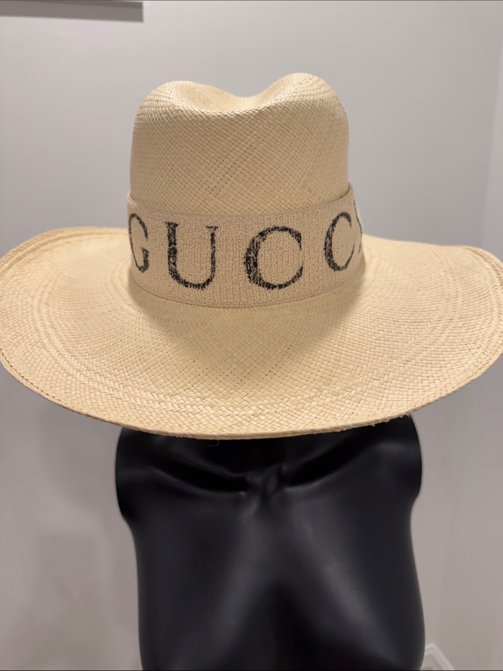 Gucci Beige Logo Knit Headband Wide Elastic Band Resort Styling Piece